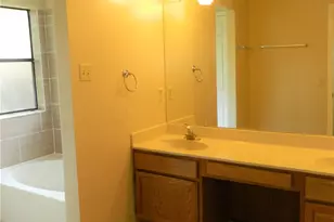 13108 Lubbock Ln, Austin, TX 78729 - Photo 9