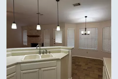 8007 Bounty Trail, Austin, TX 78749 - Photo 9