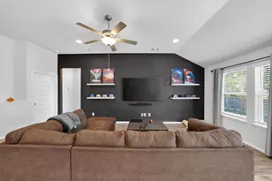 20703 Ridgeview Rd, Lago Vista, TX 78645 - Photo 11