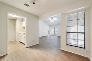 1202 Thorpe Ln, San Marcos, TX 78666 - Photo 9