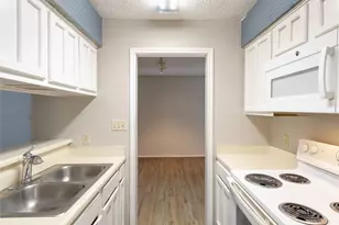 1202 Thorpe Ln, San Marcos, TX 78666 - Photo 11