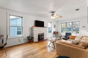 3007 E 18th St, Austin, TX 78702 - Photo 11