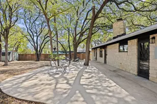 2008 Matthews Ln, Austin, TX 78745 - Photo 29