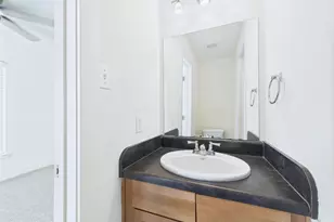 711 W 32nd St, Austin, TX 78705 - Photo 15