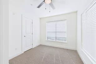 711 W 32nd St, Austin, TX 78705 - Photo 17