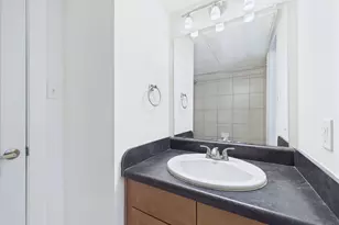 711 W 32nd St, Austin, TX 78705 - Photo 13