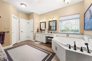 4 Tiburon Dr, The Hills, TX 78738 - Photo 11