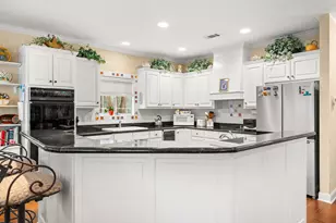 4 Tiburon Dr, The Hills, TX 78738 - Photo 7