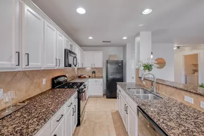 554 Sandstone Trail, Buda, TX 78610 - Photo 3