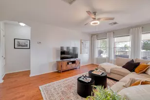 554 Sandstone Trail, Buda, TX 78610 - Photo 9