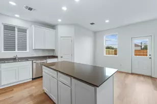 111 Blackfoot Daisy Path, San Marcos, TX 78666 - Photo 5