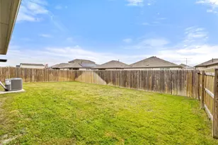 204 Rochester Ln, Hutto, TX 78634 - Photo 39