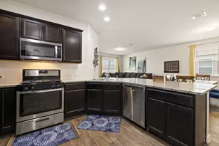 204 Rochester Ln, Hutto, TX 78634 - Photo 11