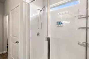 204 Rochester Ln, Hutto, TX 78634 - Photo 27