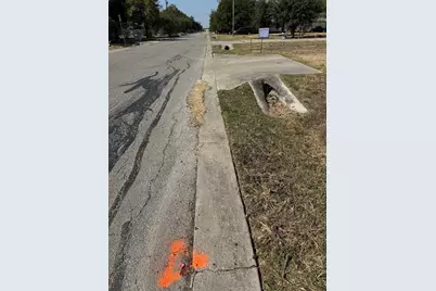 300 E Austin Avenue, Hutto, TX 78634 - Photo 3