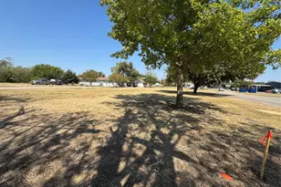 300 E Austin Ave, Hutto, TX 78634 - Photo 5