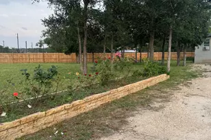 401 Ride Out Blvd, Elgin, TX 78621 - Photo 3