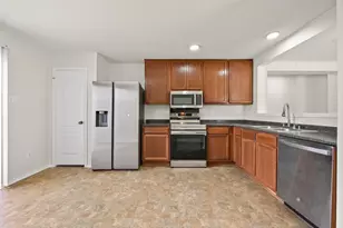5624 Sunday Silence Dr, Del Valle, TX 78617 - Photo 11