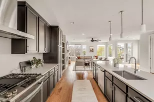 7921 Floracita Ln, Austin, TX 78735 - Photo 11