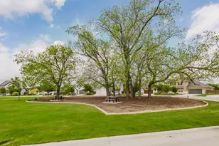 2021 Matlock Cir, Hutto, TX 78634 - Photo 29