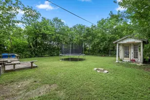 909 W 3rd St, Taylor, TX 76574 - Photo 11