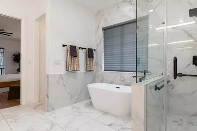 346 The Oaks Boulevard, Elgin, TX 78621 - Photo 17