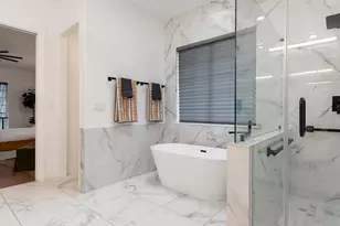 346 The Oaks Blvd, Elgin, TX 78621 - Photo 17