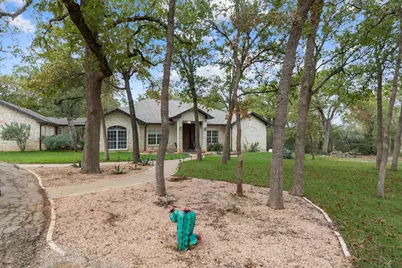 346 The Oaks Boulevard, Elgin, TX 78621 - Photo 3