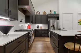 346 The Oaks Blvd, Elgin, TX 78621 - Photo 11