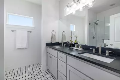 2705 Halcyon Drive, Austin, TX 78702 - Photo 9