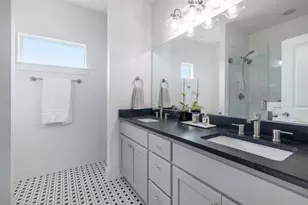 2705 Halcyon Dr, Austin, TX 78702 - Photo 9