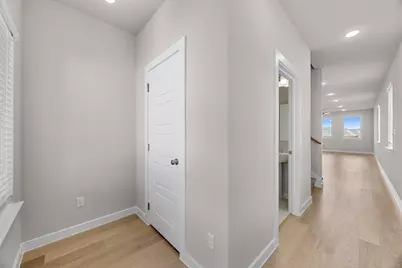 8013 Shining Flor Run, Lago Vista, TX 78645 - Photo 5