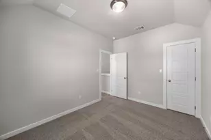 8013 Shining Flor Run, Lago Vista, TX 78645 - Photo 25