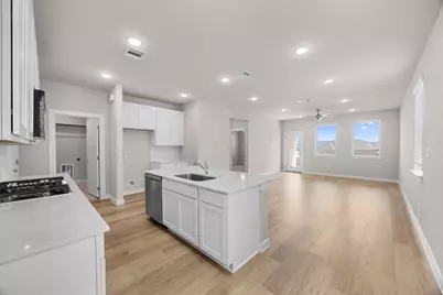 8013 Shining Flor Run, Lago Vista, TX 78645 - Photo 7