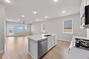 8013 Shining Flor Run, Lago Vista, TX 78645 - Photo 15