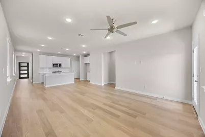 8013 Shining Flor Run, Lago Vista, TX 78645 - Photo 11