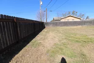 1411 W Main St, Gatesville, TX 76528 - Photo 11