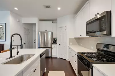 5215 Golden Canary Lane, Austin, TX 78723 - Photo 9