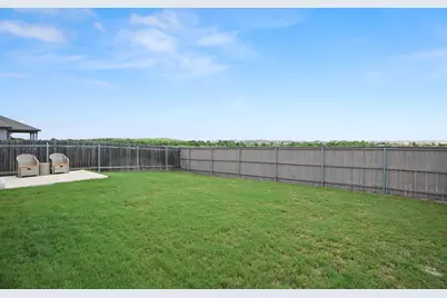 8213 Knoxville Trail, Austin, TX 78744 - Photo 21