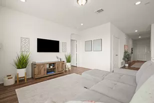 8213 Knoxville Trl, Austin, TX 78744 - Photo 3