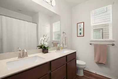 8213 Knoxville Trail, Austin, TX 78744 - Photo 17