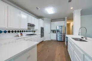 7916 Yaupon Dr, Austin, TX 78759 - Photo 9