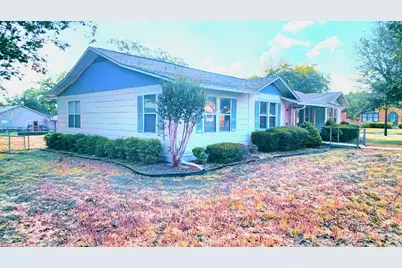 122 N Avenue E Avenue, Shiner, TX 77984 - Photo 3