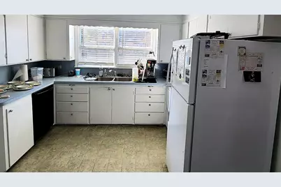 122 N Avenue E Avenue, Shiner, TX 77984 - Photo 5