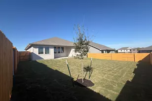 201 Divisadero Dr, Hutto, TX 78634 - Photo 7