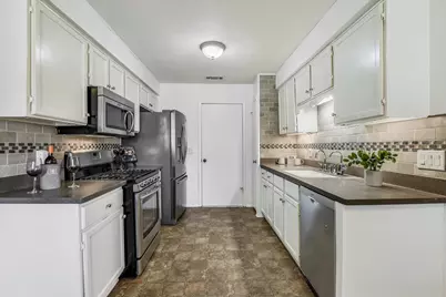 10104 Woodland Village Drive, Austin, TX 78750 - Photo 7