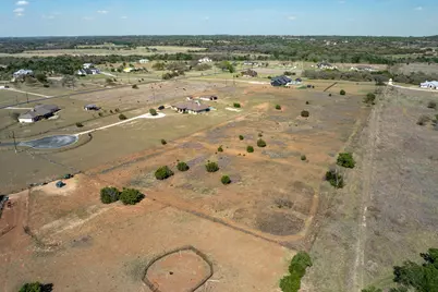 200 Stonehouse Drive, Liberty Hill, TX 78642 - Photo 9