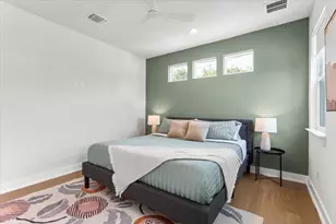 2104 E 2nd St, Austin, TX 78702 - Photo 17