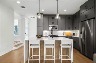 2104 E 2nd St, Austin, TX 78702 - Photo 7