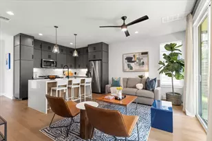 2104 E 2nd St, Austin, TX 78702 - Photo 3